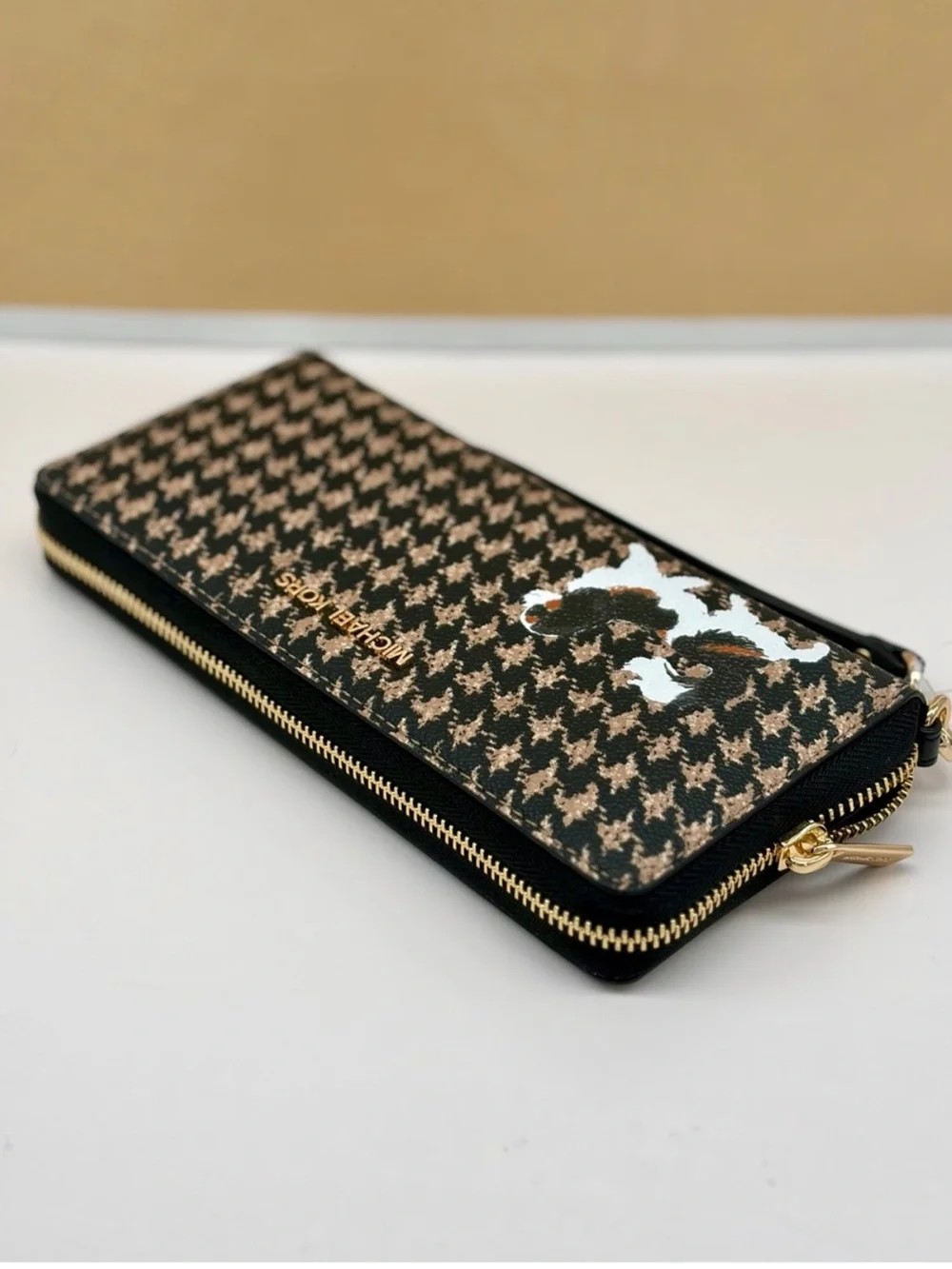 Michael Kors Black & Tan Houndstooth Zip Wristlet continental Wallet Dog Print